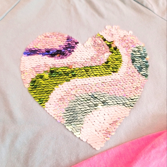 Bundle of 2pcs Cat & Jack Girls Sequin Flip Shirts Size Xs 4/5T - Picture 2 of 5